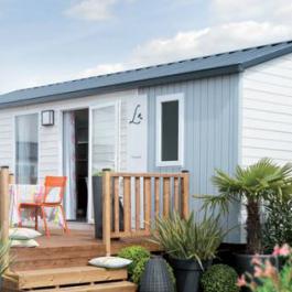 Mobil-home en bardage deux tons pour une ambiance colorée