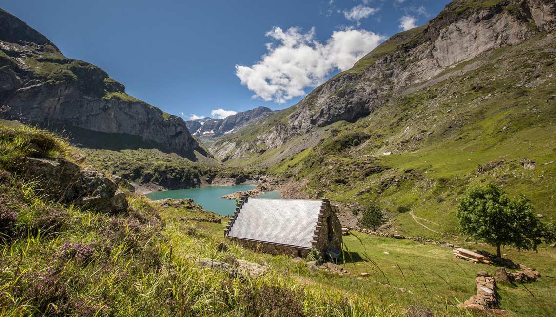 Gloriettes Lake and circus of Estaubé