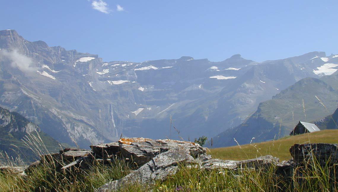 Le cirque de Gavarnie vu du plateau de Saugué Hautes Pyrénées