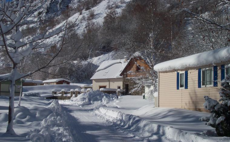 Camping Gavarnie sous la neige Le Pain de Sucre