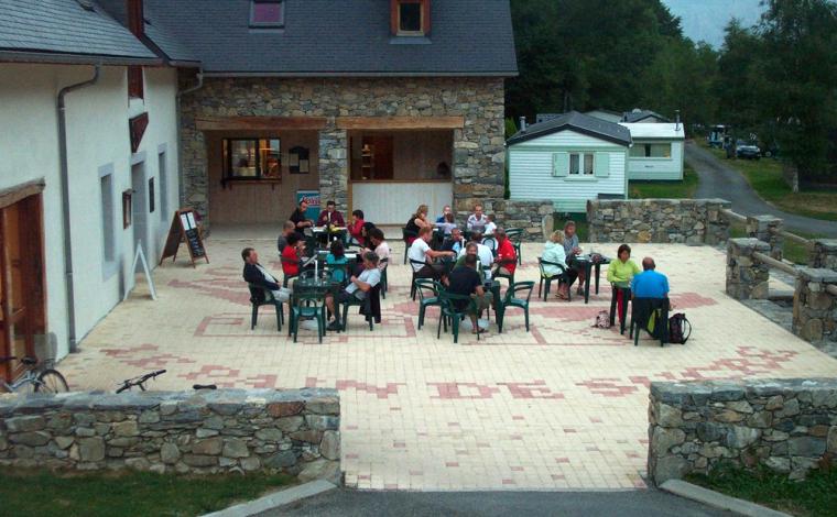 Convivialité au camping Le Pain de Sucre Gavarnie Hautes Pyrénées